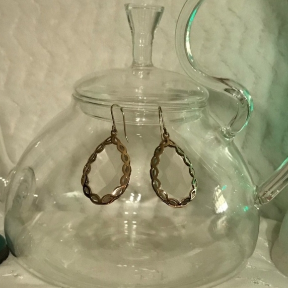 Faceted Clear Quartz Pear Gemstone Earrings - Picture 11 of 16